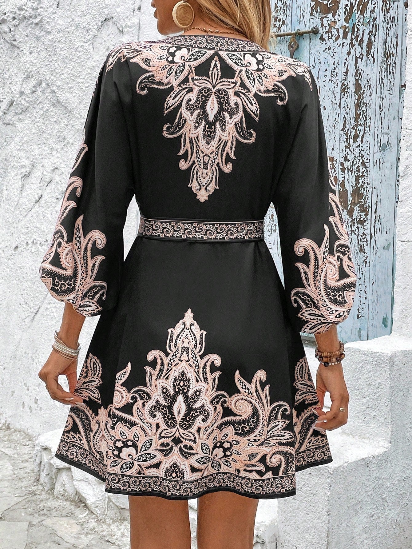 Robe élégante femme – Détails rétro et taille ajustable pour un look féminin et raffiné. 👗 - PoreVac™ – Aspirateur de Points Noirs