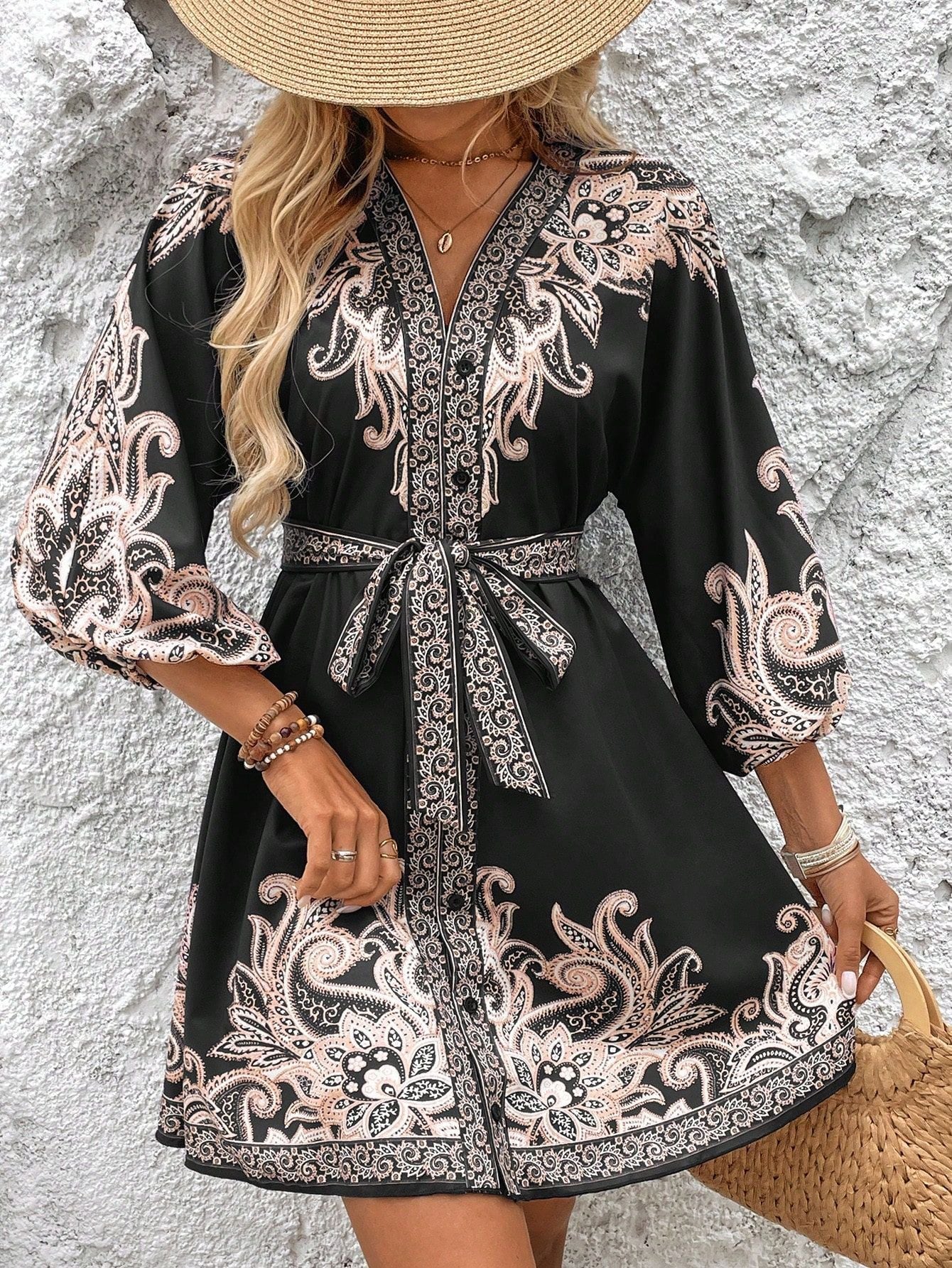Robe élégante femme – Détails rétro et taille ajustable pour un look féminin et raffiné. 👗 - PoreVac™ – Aspirateur de Points Noirs